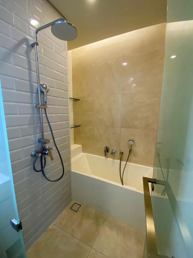 2 Bedroom Luxury Apartment 3 Min Walk From Bts Ekkamai Bangkok Exterior photo
