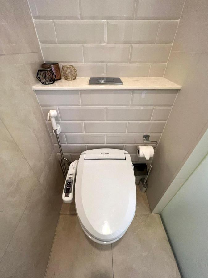 2 Bedroom Luxury Apartment 3 Min Walk From Bts Ekkamai Bangkok Exterior photo