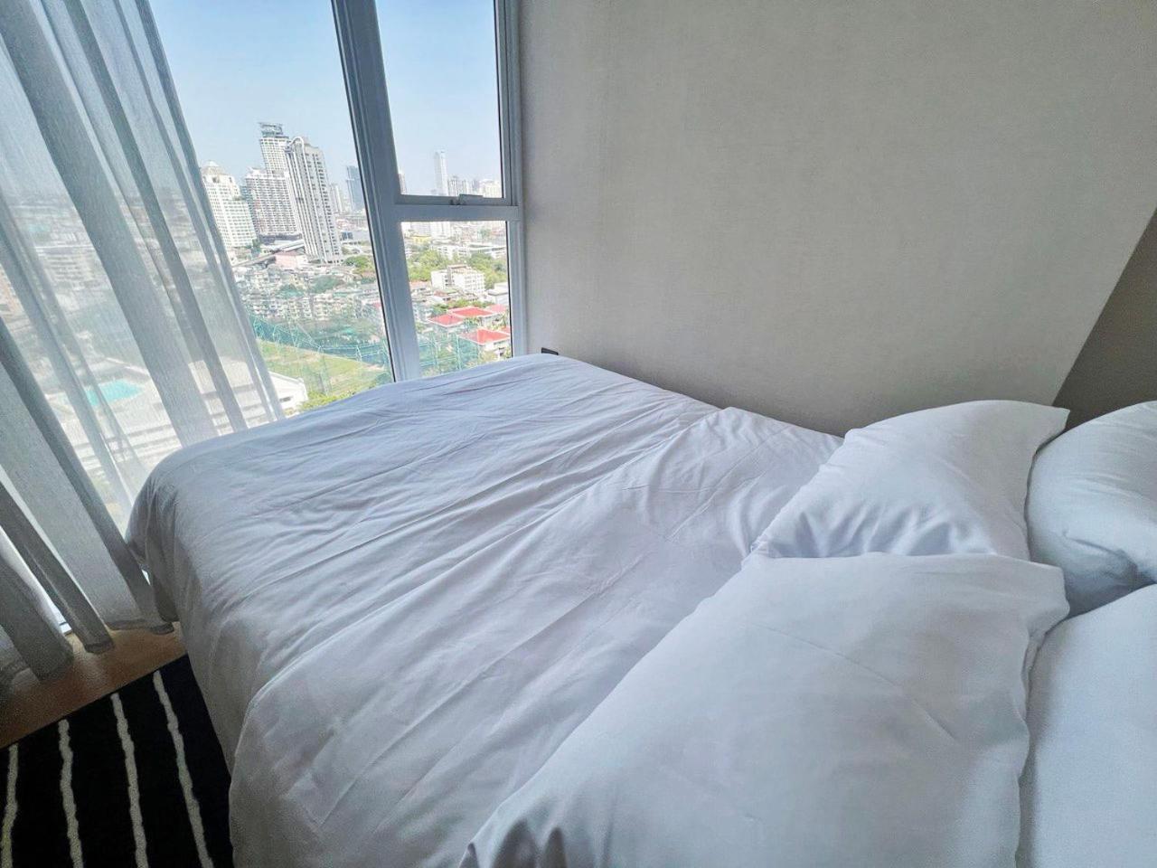 2 Bedroom Luxury Apartment 3 Min Walk From Bts Ekkamai Bangkok Exterior photo