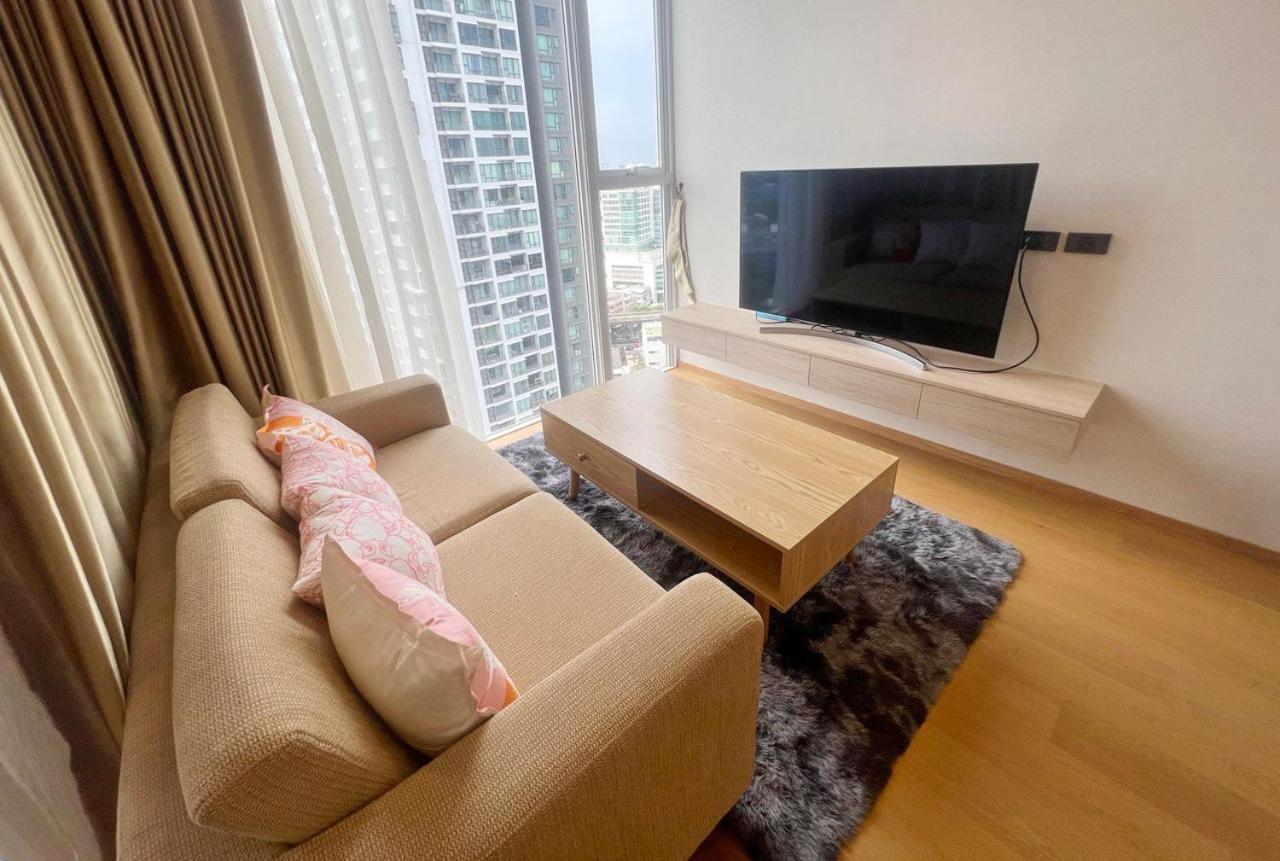 2 Bedroom Luxury Apartment 3 Min Walk From Bts Ekkamai Bangkok Exterior photo